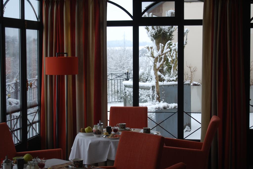 Hostellerie Gilain Achêne Esterno foto