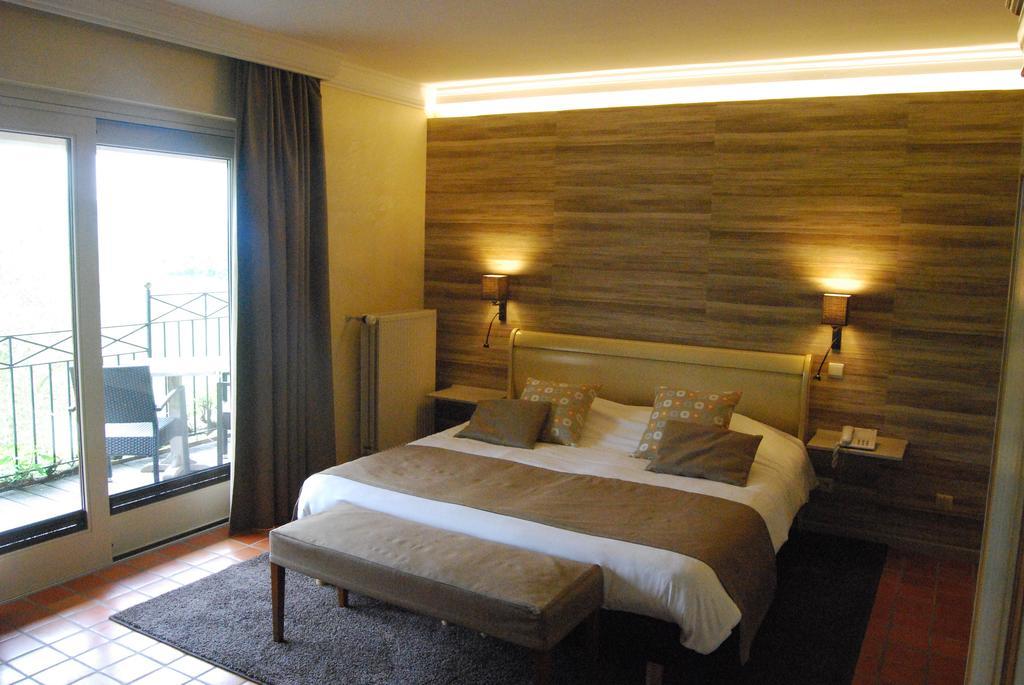 Hostellerie Gilain Achêne Esterno foto